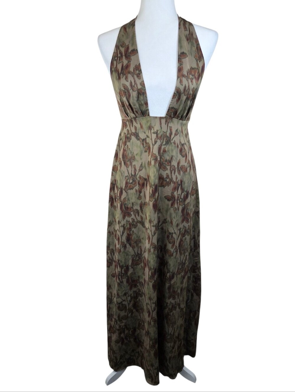 WHOWHATWEAR Floral Open Back Halter Plunge Maxi Dress Size 4 - Picture 2 of 15